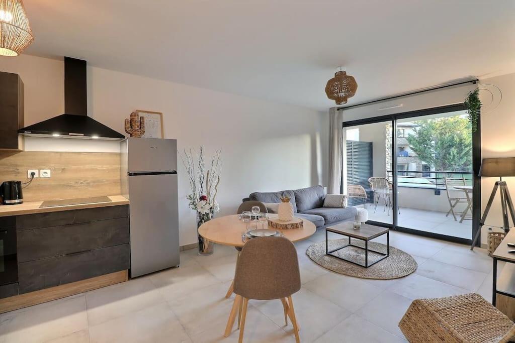 Appartement Moderne - Terrasse - Piscine - Parking Ventabren Exterior photo