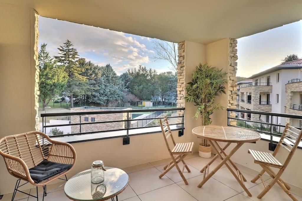 Appartement Moderne - Terrasse - Piscine - Parking Ventabren Exterior photo